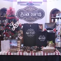 giftshopofpostcardschristmastreevarioustreatsandt-shirts
