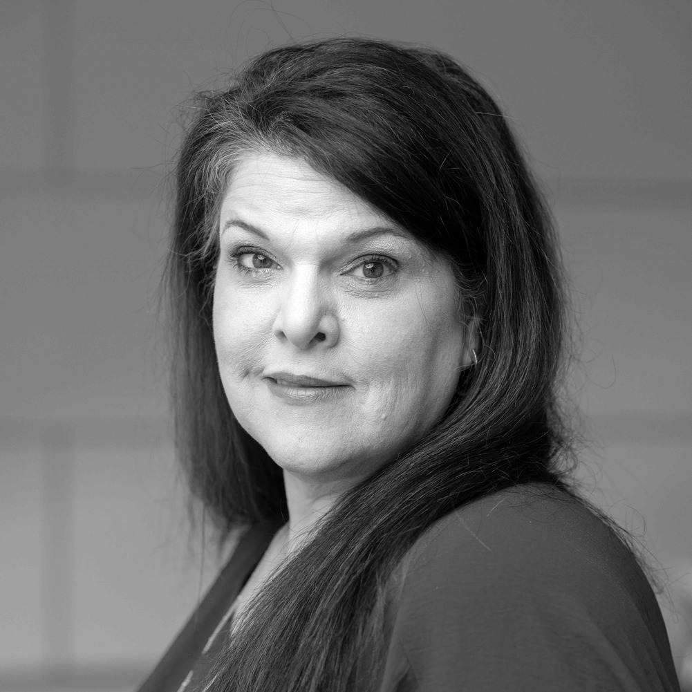 20240808_AmyEJones_Headshot